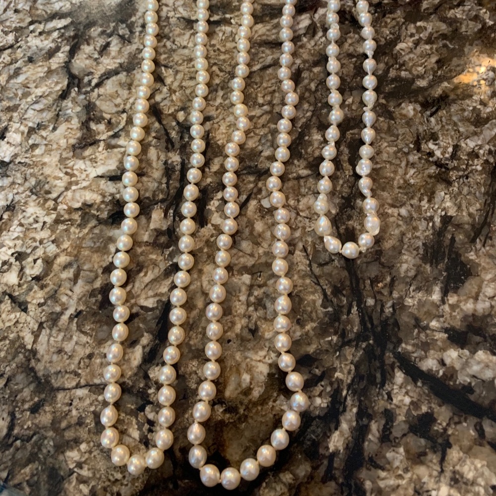 Pearl necklaces with appraisal